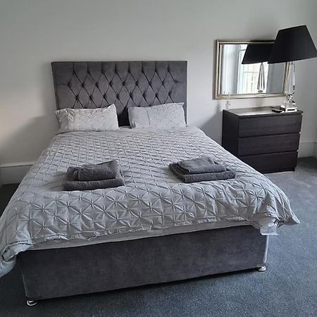 Апартаменты Large 4 Bed Эдинбург Экстерьер фото