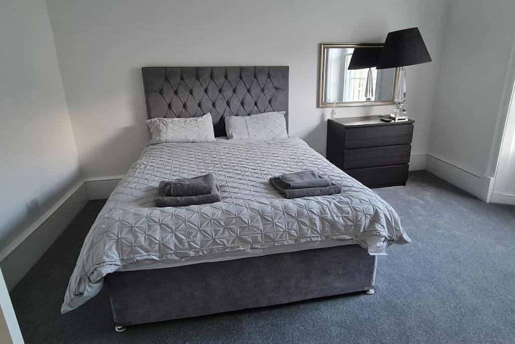 Апартаменты Large 4 Bed Эдинбург Экстерьер фото